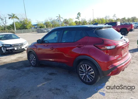 2021 Nissan Kicks Sv Xtronic Cvt z USA, uszkodzony, nr VIN 3N1CP5CV7ML539160